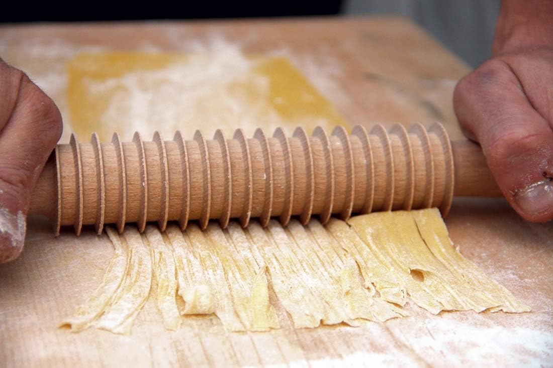 Mattarello in legno di faggio con funzione tagliapasta in legno di faggio 32 cm