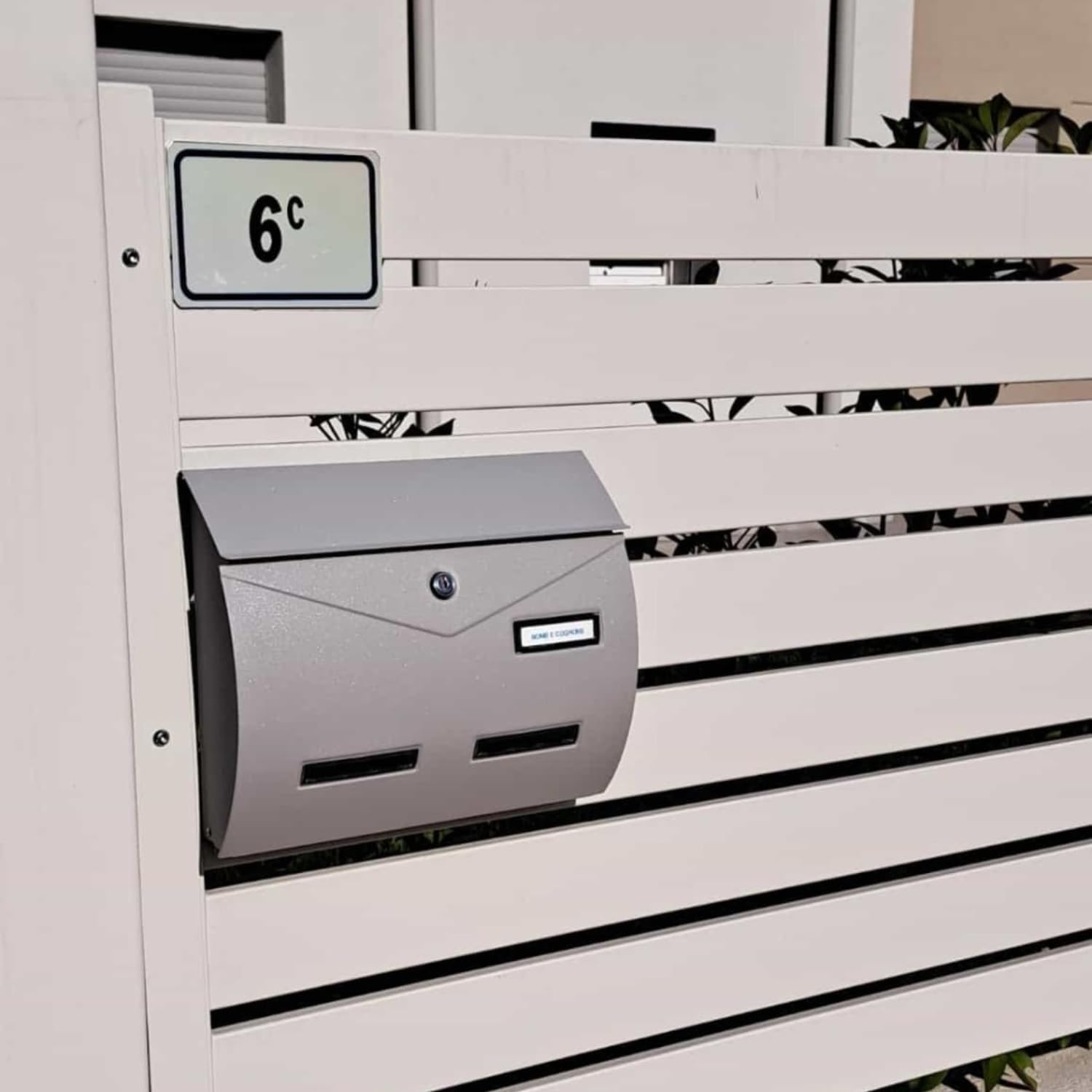 Cassetta porta rivista "Busta" in lamiera elettrozincata verniciata, da esterno, colore argento