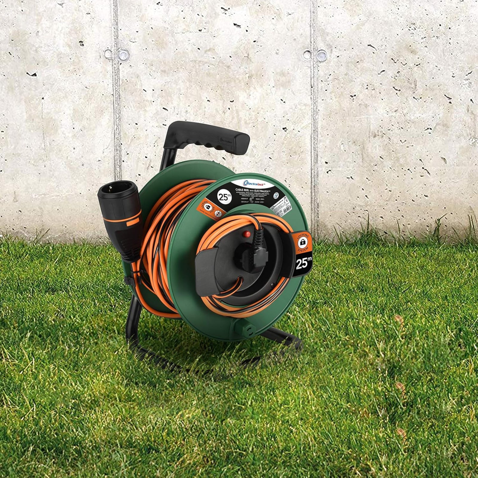 Avvolgicavo con presa a meccanismo blocco mt. 25