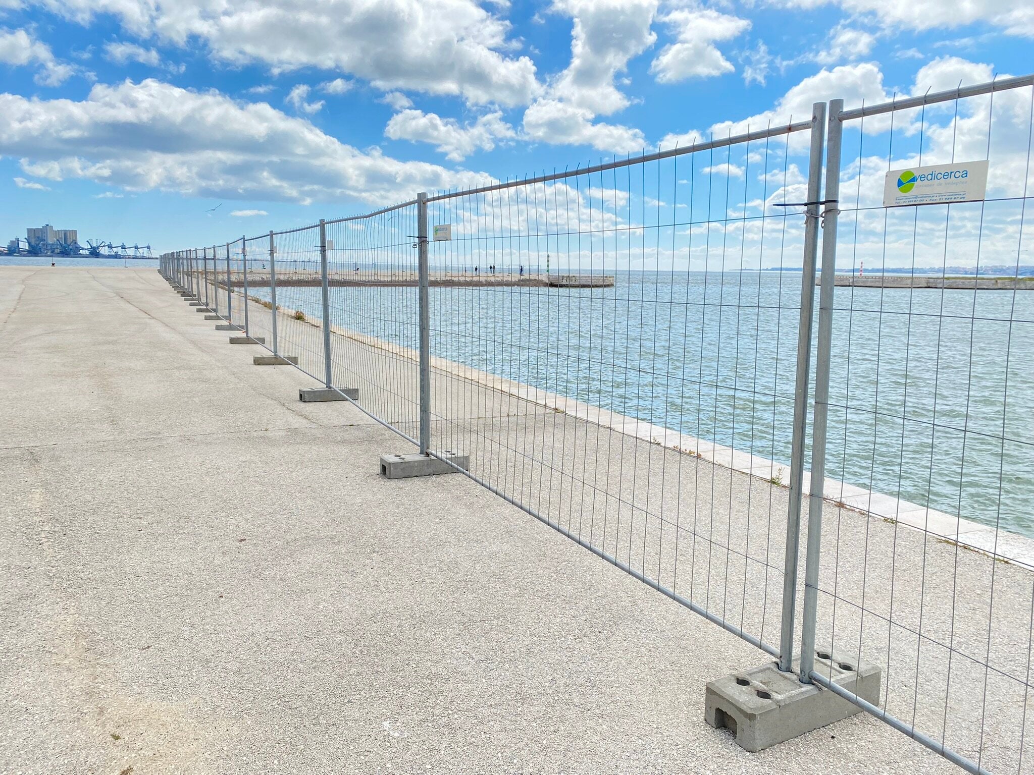 Plintino in calcestruzzo per recinzione mobili da cantiere