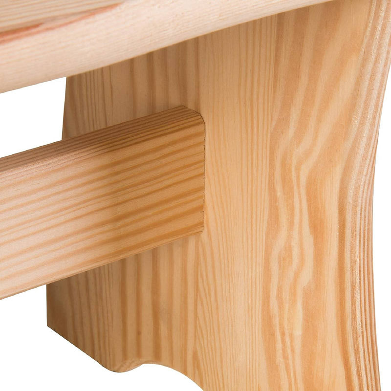 Sgabello "Basso" realizzato in legno chiaro resistente di pino essiccato