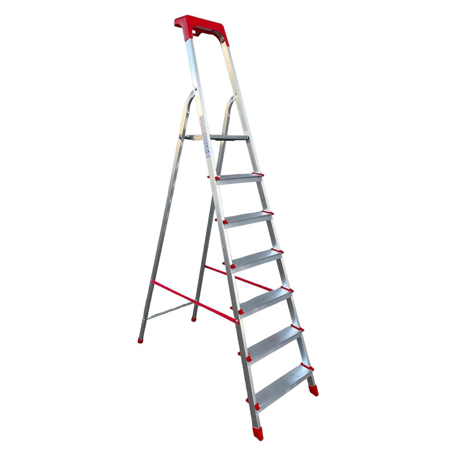 Scala per uso domestico realizzata in alluminio estruso pratica e ultra leggera