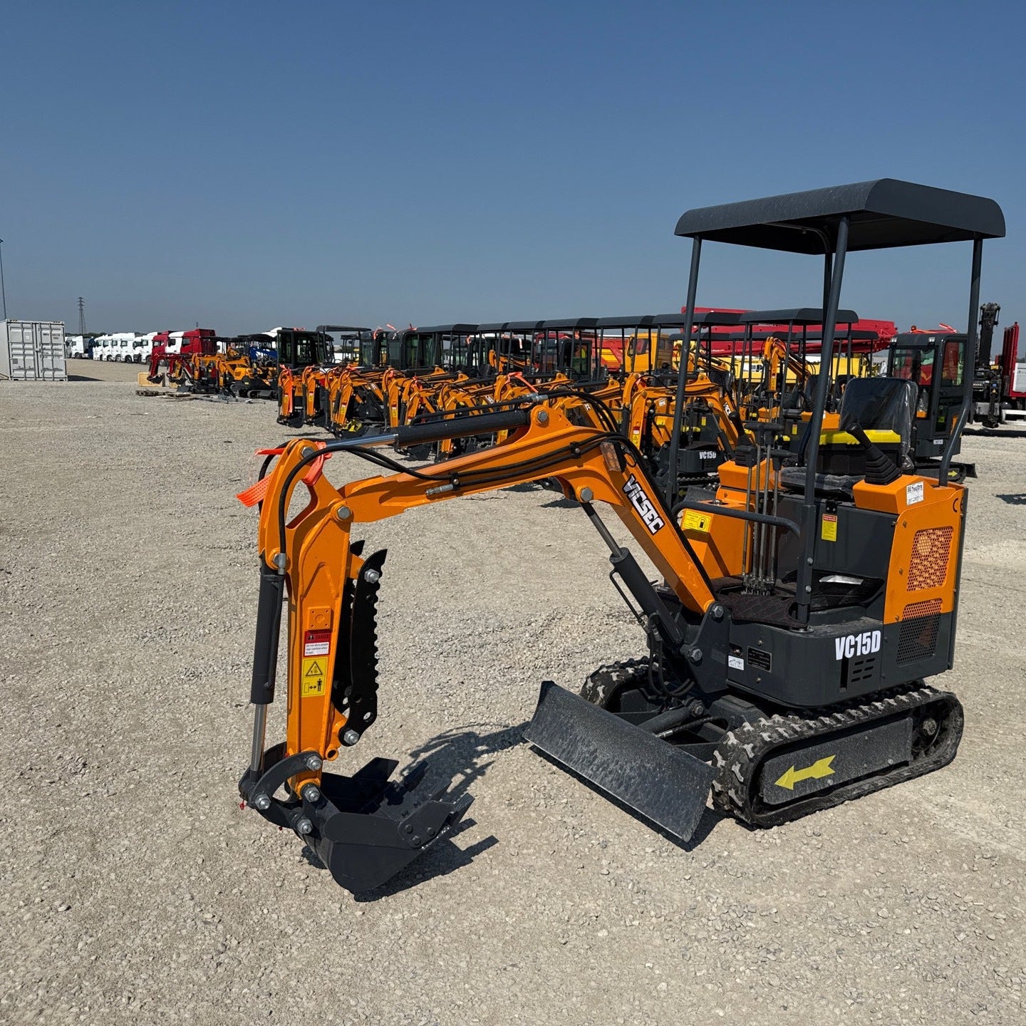 Mini escavatore 15 Q.li VICSEC VC15D con Pollice Meccanico (2026) – Nuovo