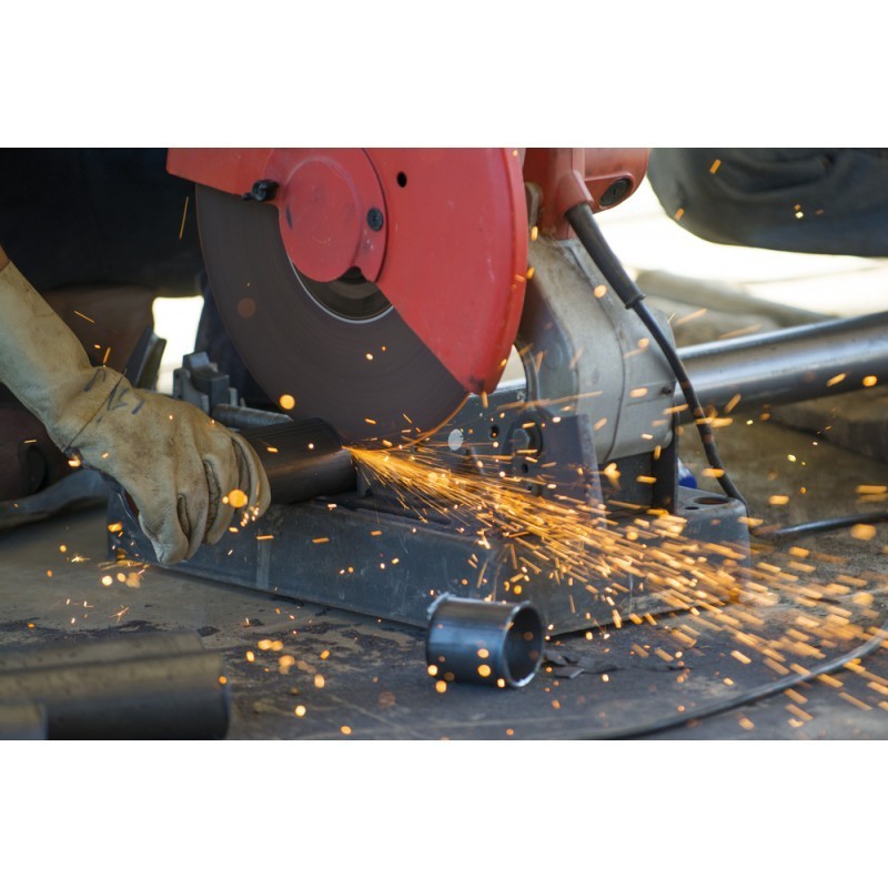 Mola abrasiva per il taglio di ferro e acciaio inox a centro piano