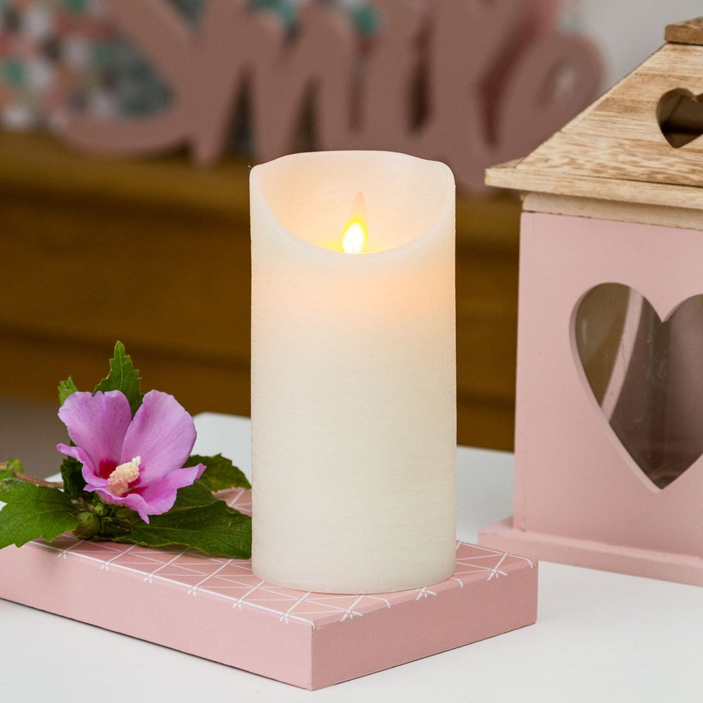 Candela in cera Bianca con luce a led effetto realistico h 15 cm