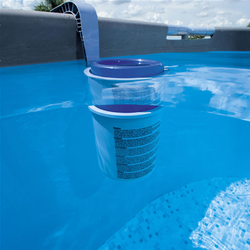 Skimmer di superficie a parete per raccolta di foglie e dispenser cloro piscina con struttura