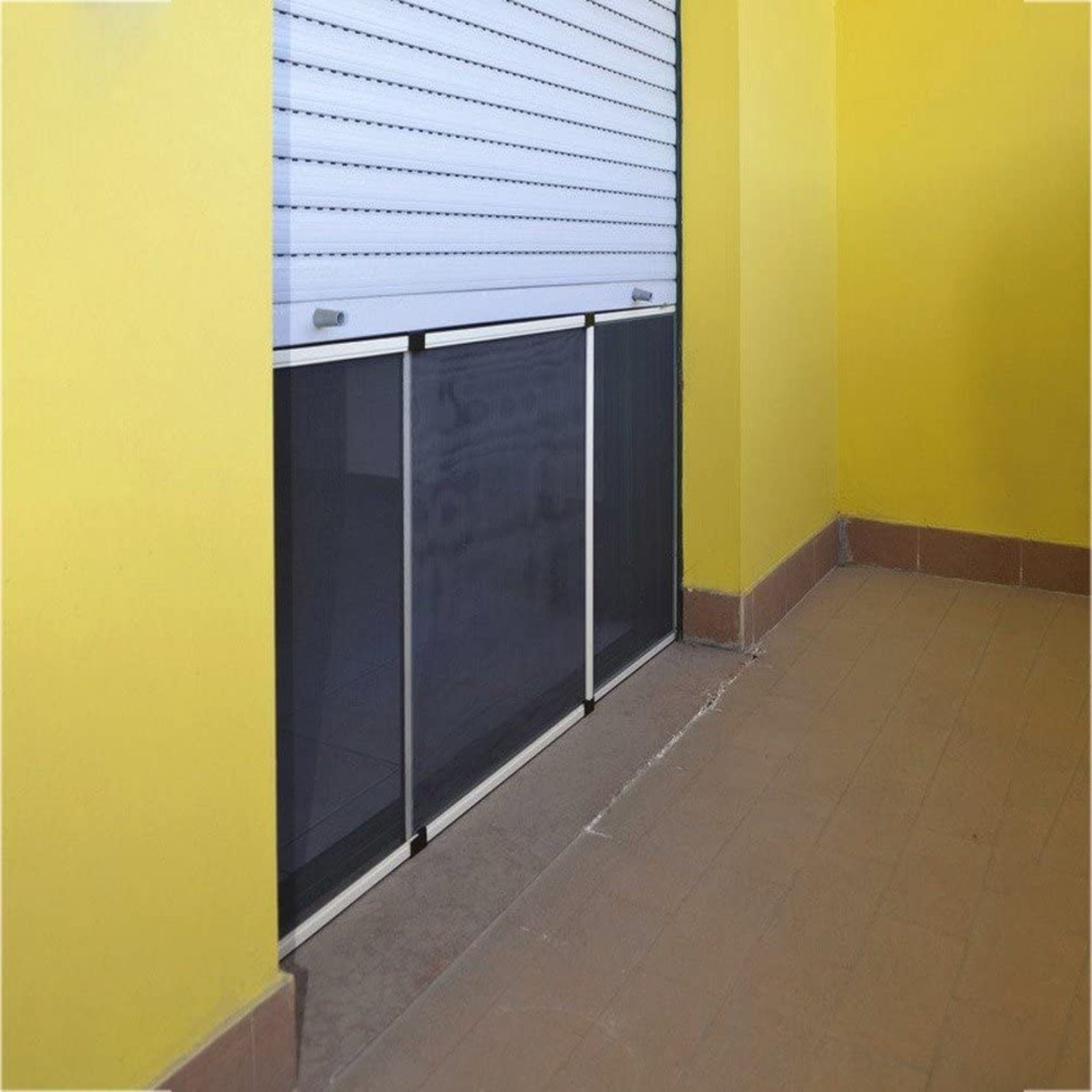 Zanzariera in alluminio estensibile per porte e finestre adattabile su misura