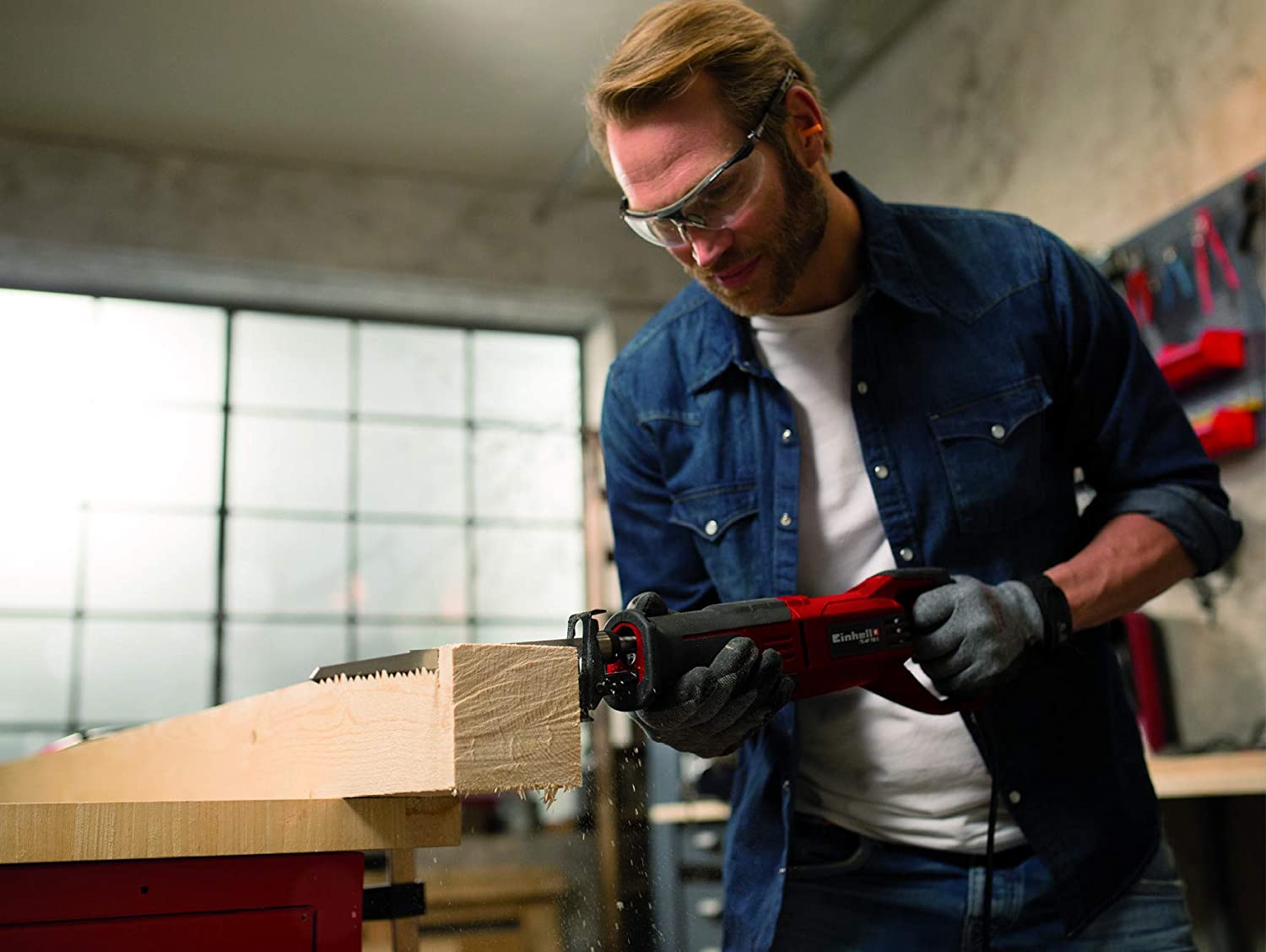 Sega universale TE-AP 750 E gattuccio con piastra graduata regolabile struttura snella ed ergonomica