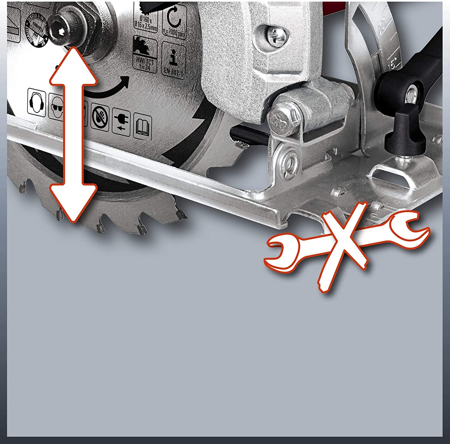 Sega circolare manuale per tagli dritti nel legno con regolazione piastra manuale per tagli inclinati