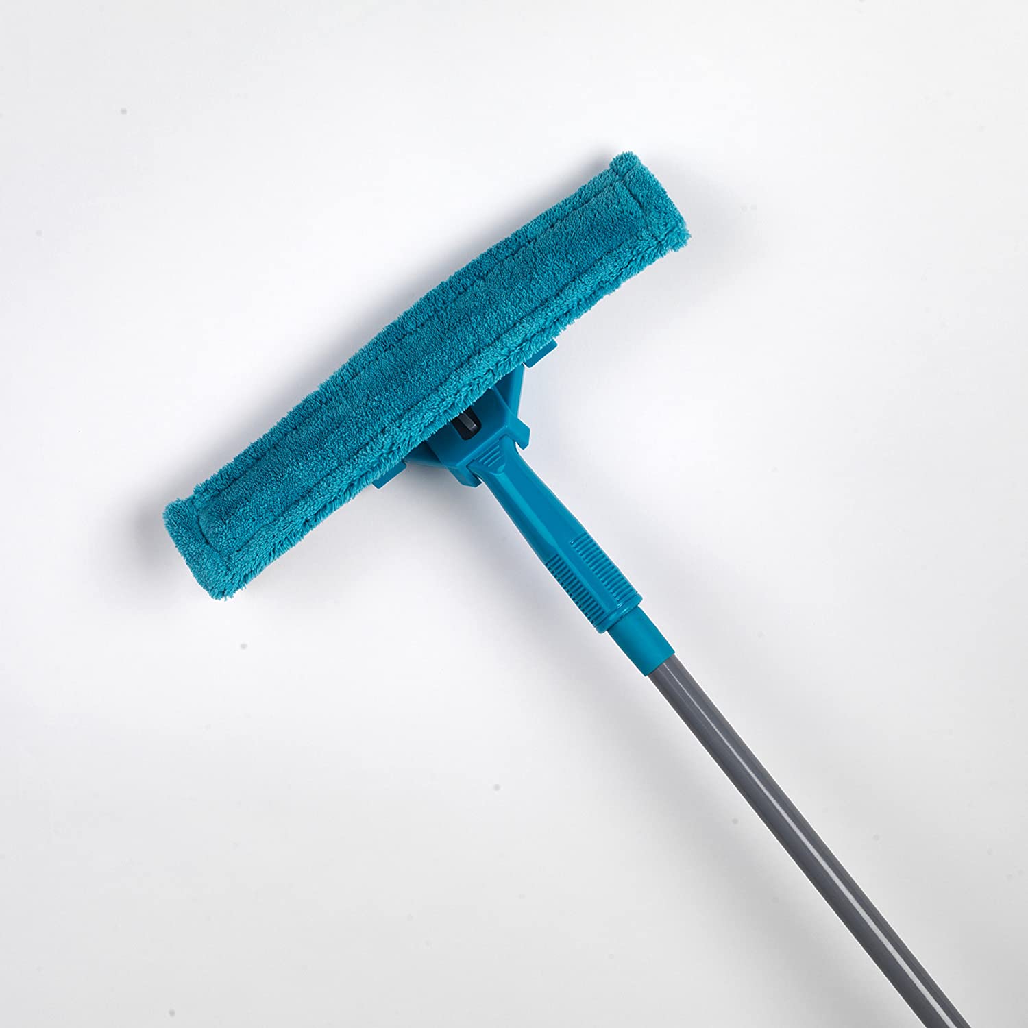 Set pulizia casa con accessori per spolverare lucidare pulire pavimento