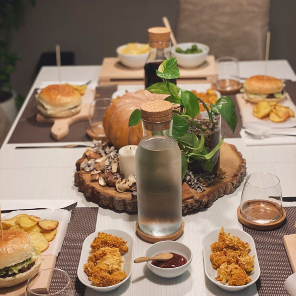 Tagliere rettangolare da portata con manico in legno di faggio per alimenti