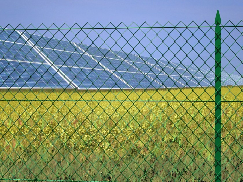 Paletto di recinzione in acciaio a "T" con fori per fissaggio rete metallica elettrosaldata