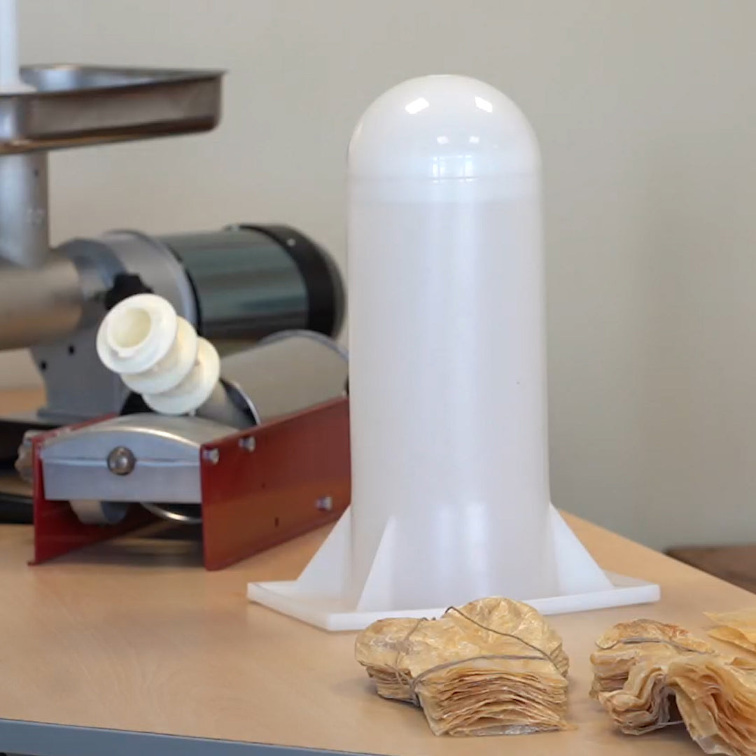 Tubo rigido per carico rete salumi con ogiva in polietilene alimentare