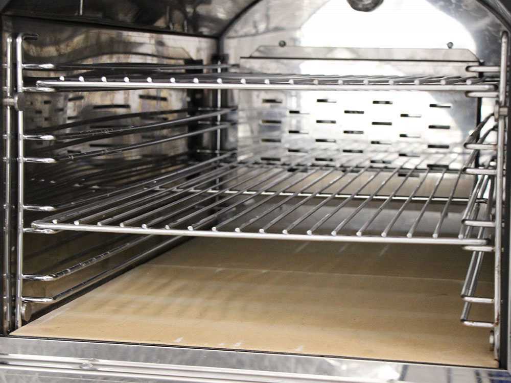 Forno a legna per pizze in acciaio inox ventilato da esterno con ruote "Made in Italy"