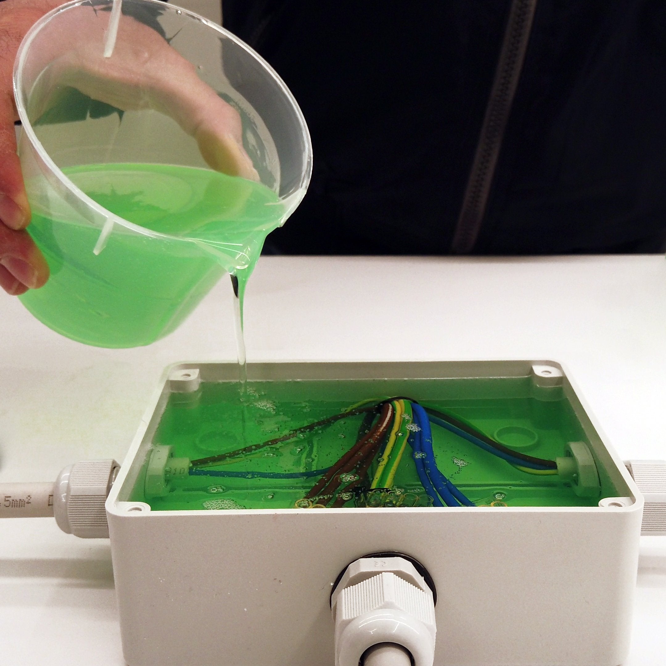 Gel bicomponente siliconico DuoGel per isolamento elettrico atossico bassa viscosità