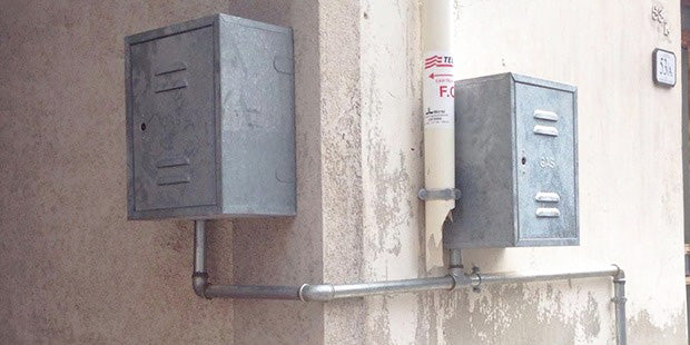 Cassetta in lamiera verniciata per contatore di gas metano