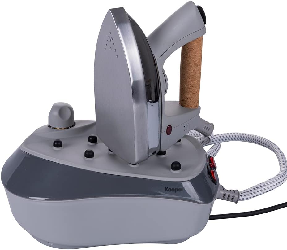 Ferro da stiro a vapore con caldaia, con manico rivestito in sughero e Piastra in alluminio da 2000 W