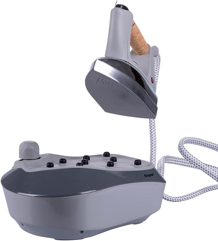 Ferro da stiro a vapore con caldaia, con manico rivestito in sughero e Piastra in alluminio da 2000 W