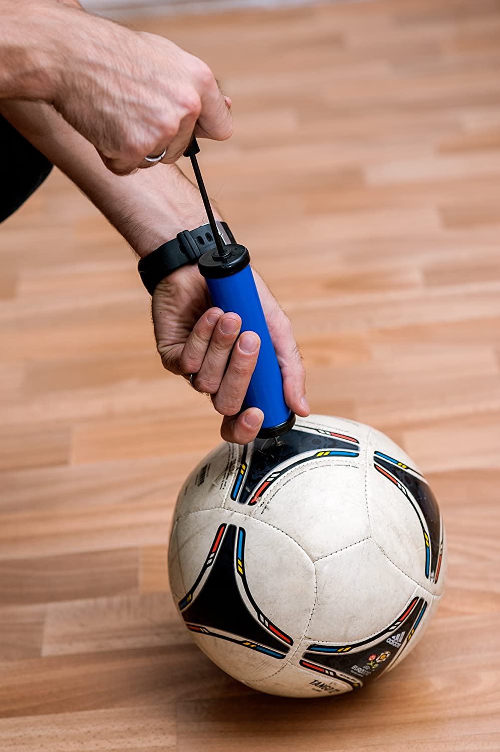 Pompa portatile per gonfiaggio Pallone da calcio, pallavolo e beach volley