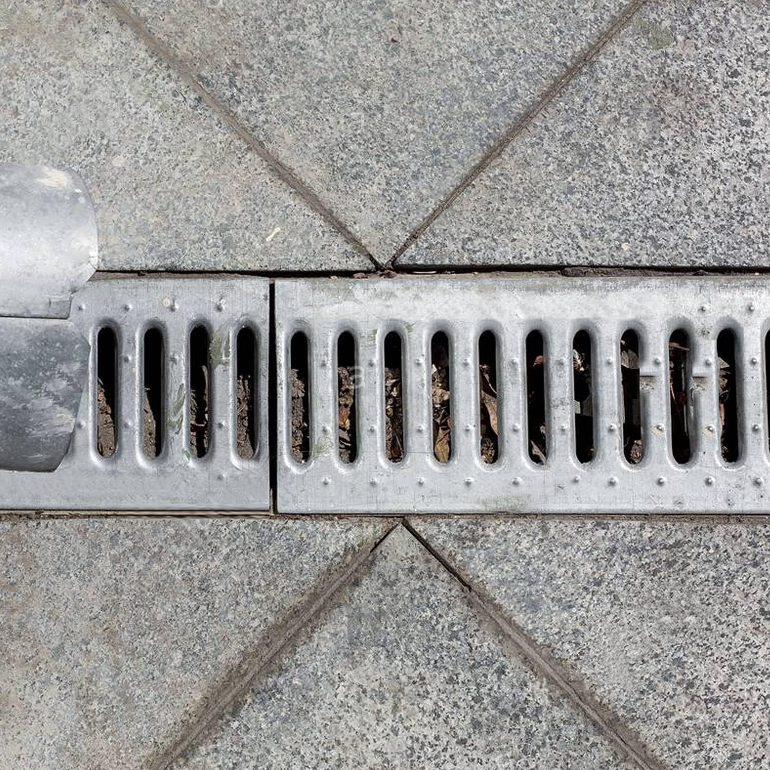 Griglia pedonabile per canaletta A15 "Compact" in ferro zincato