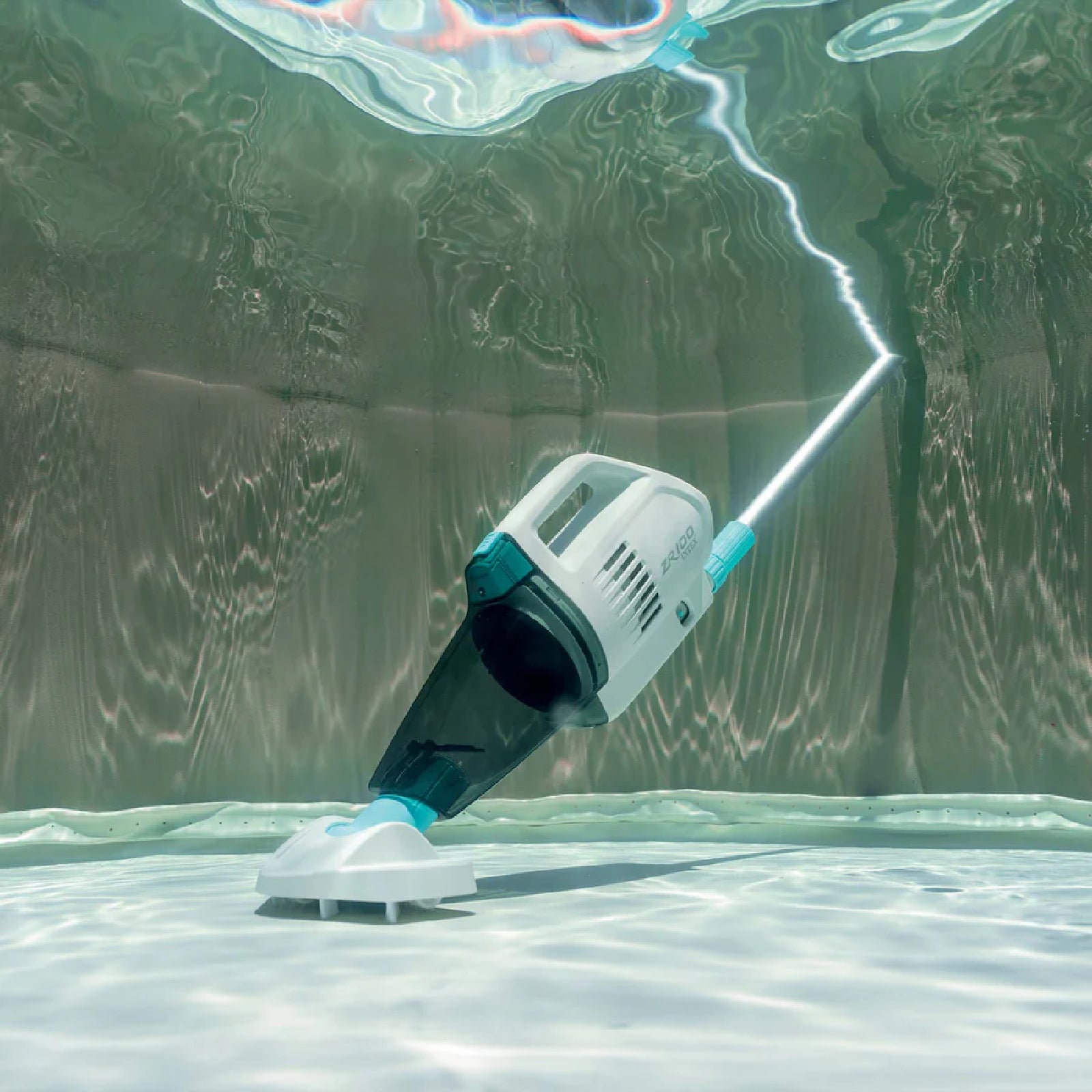 Aspiratore ricaricabile con USB per pulizia piscine  e SPA "ZR100"
