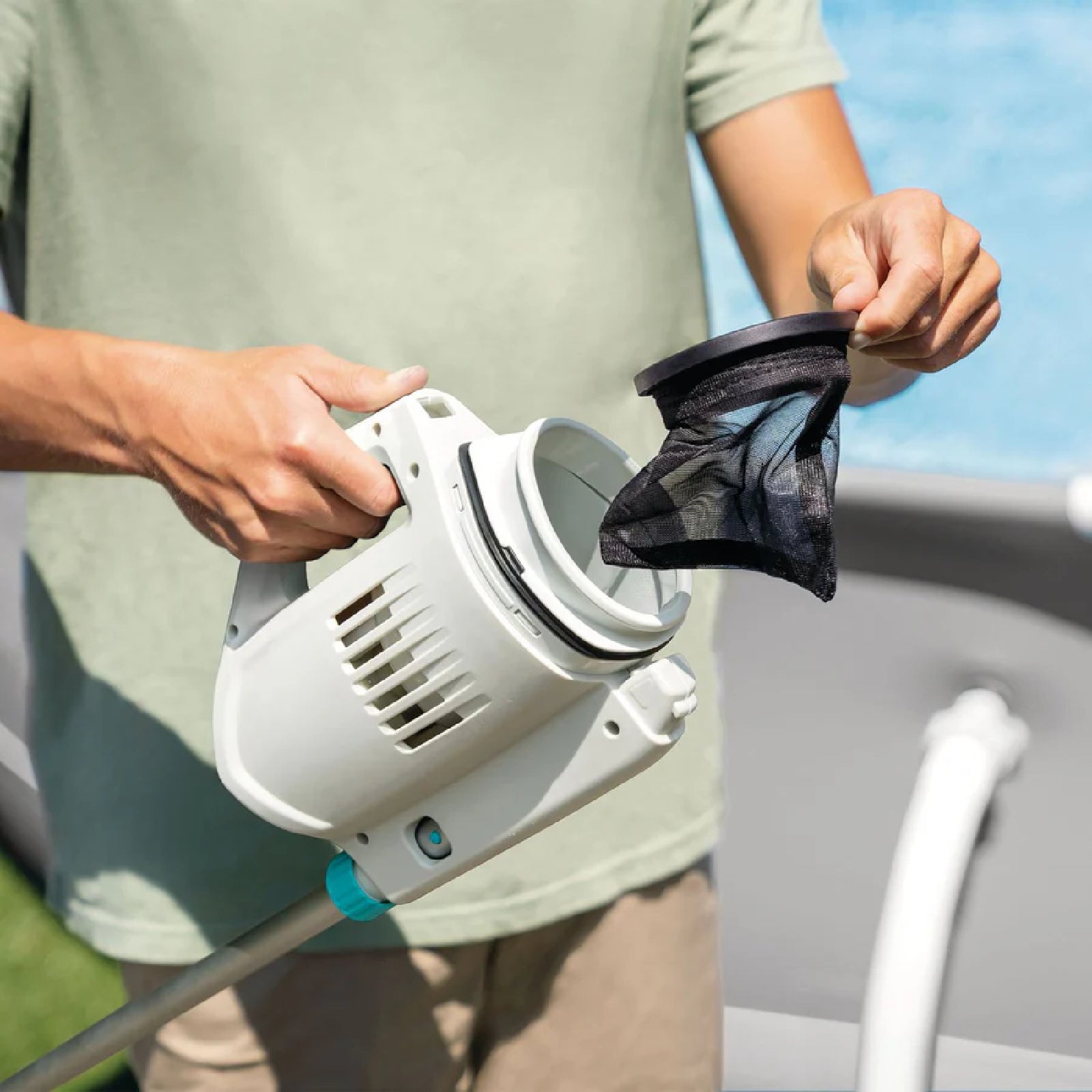 Aspiratore ricaricabile con USB per pulizia piscine  e SPA "ZR100"