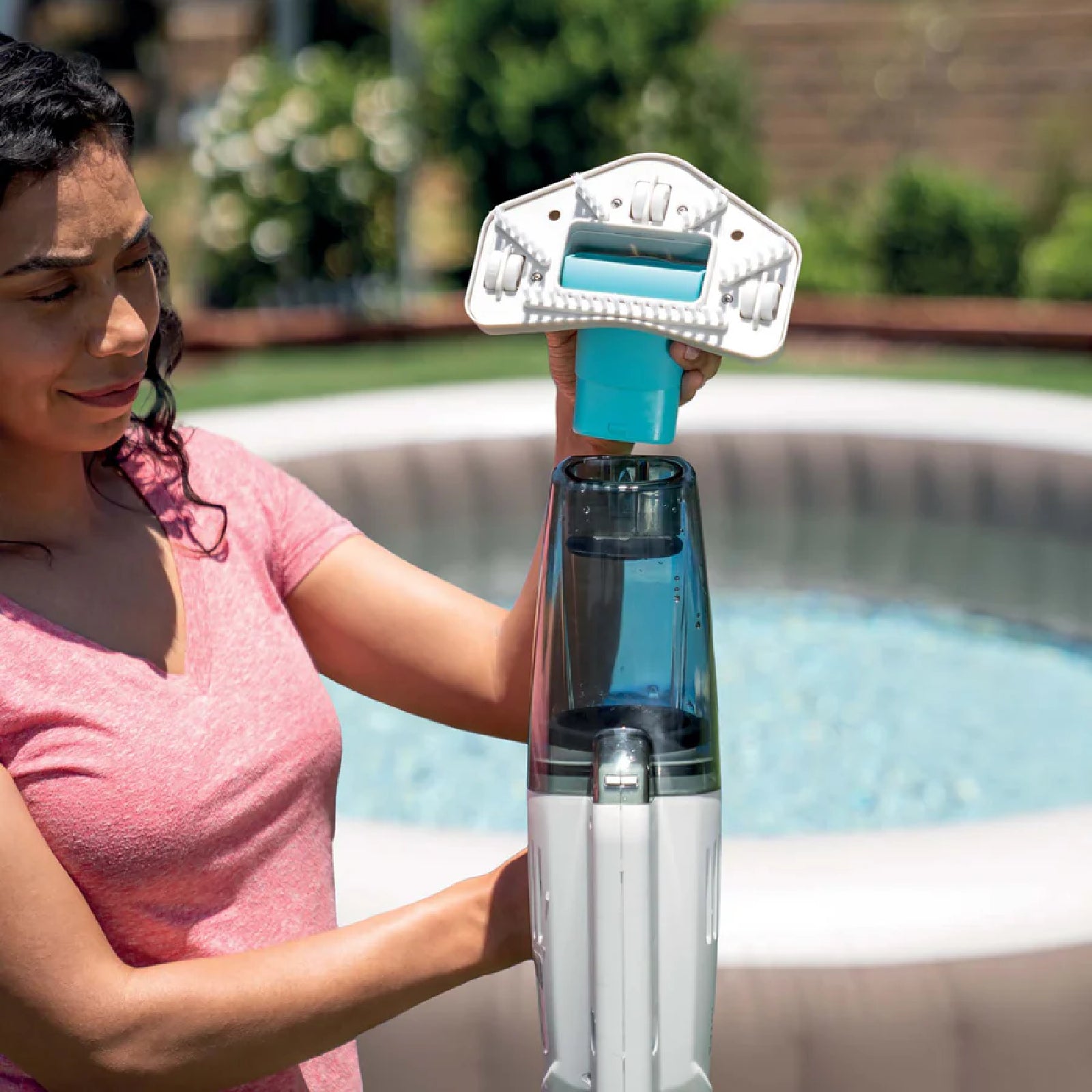 Aspiratore ricaricabile con USB per pulizia piscine  e SPA "ZR100"