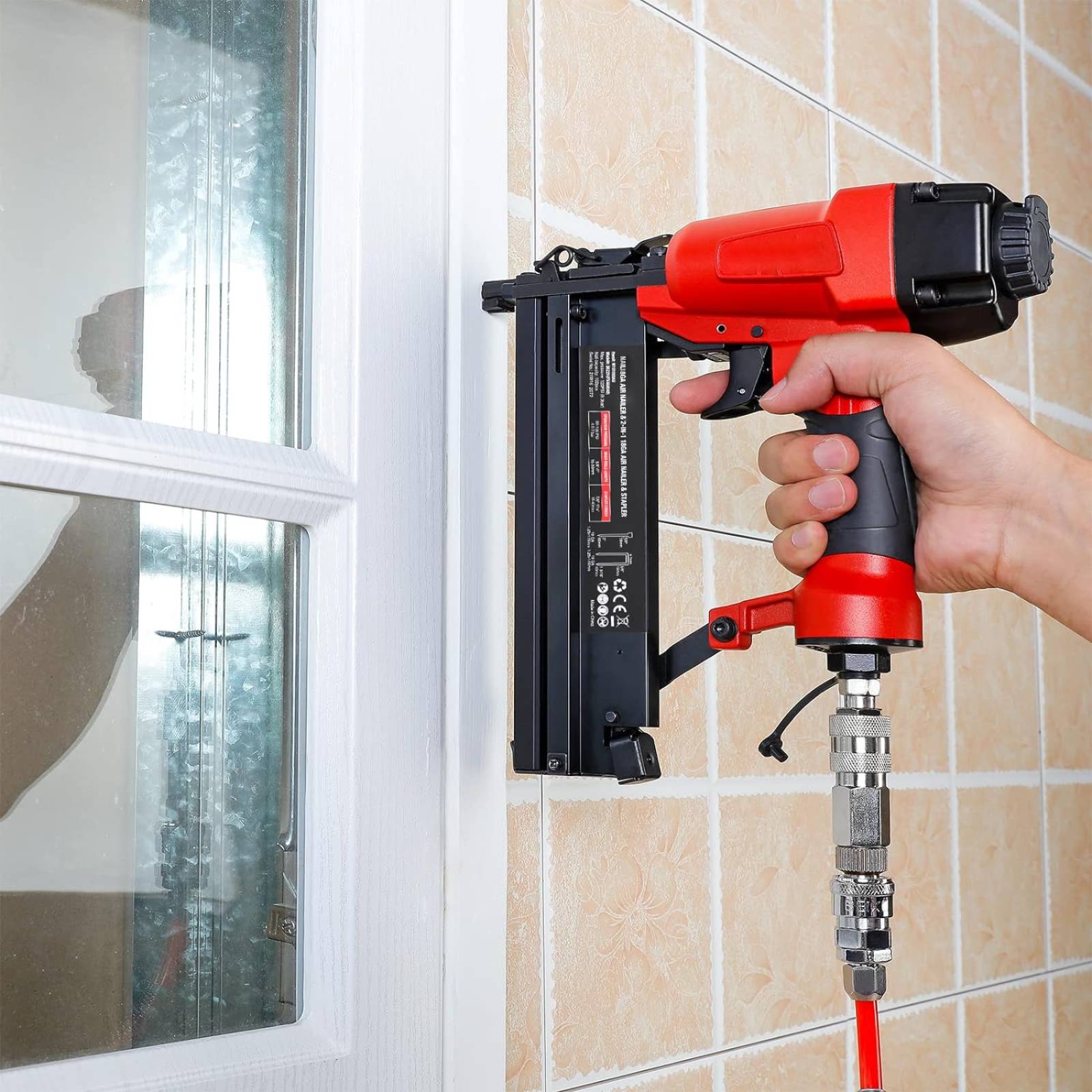 Inchiodatrice pneumatica "TC-PN50" a doppia funzione ideale per i lavori di ristrutturazione