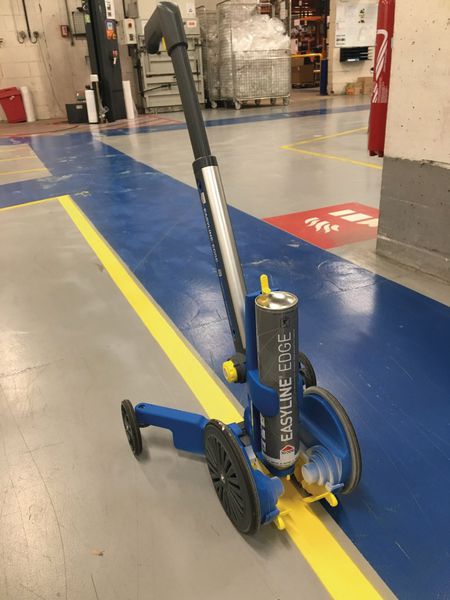 Smalto a base di resina acrilica speciale in bomboletta spray da 600 ml