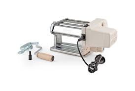 Macchina per pasta "Titania Electric" composta da ingranaggi in acciaio sinterizzato e temperato. Perni e boccole autolubrificanti.