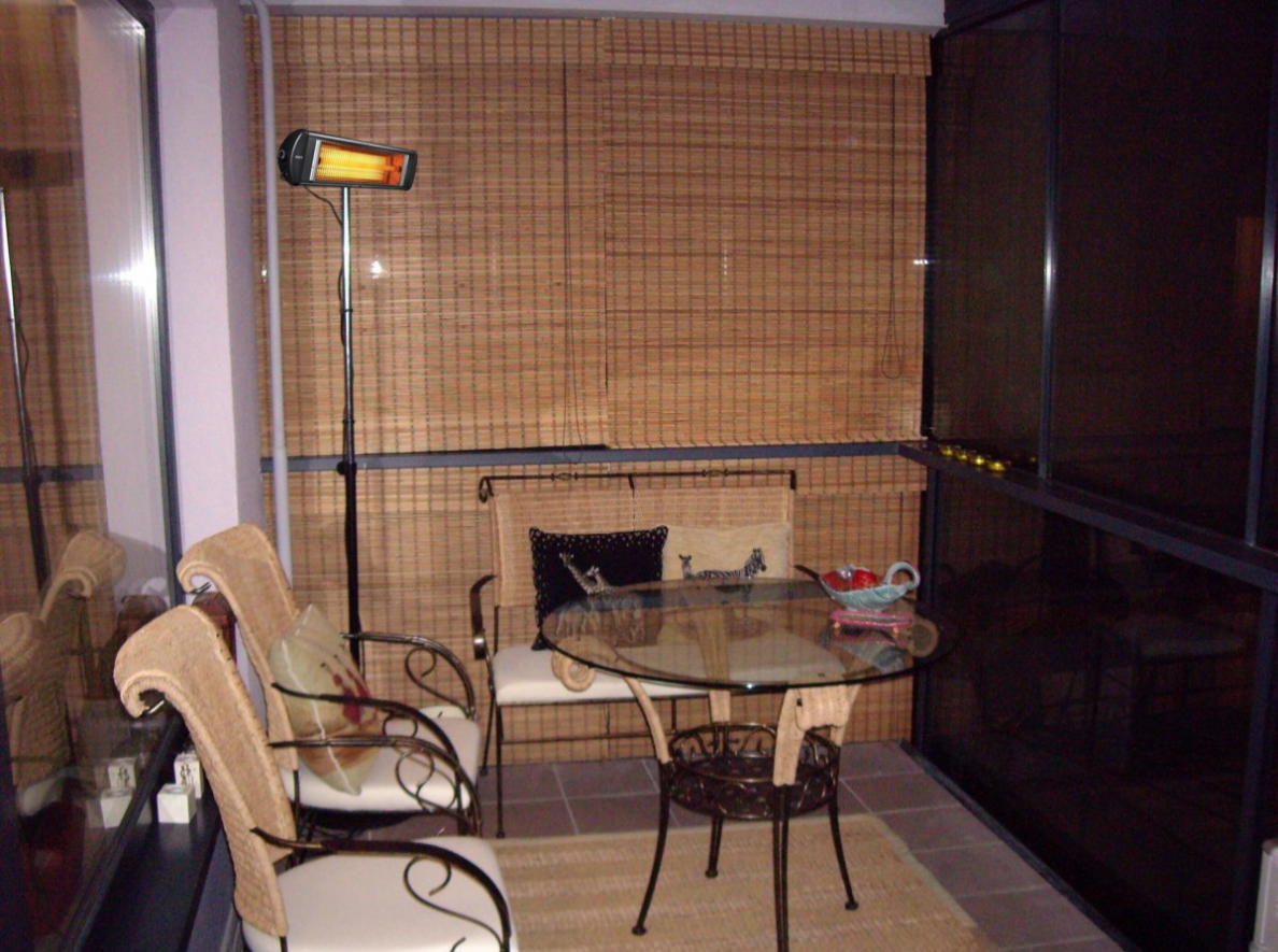 Stufa a pannello infrarossi da parete indicata per utilizzo outdoor, colore nero