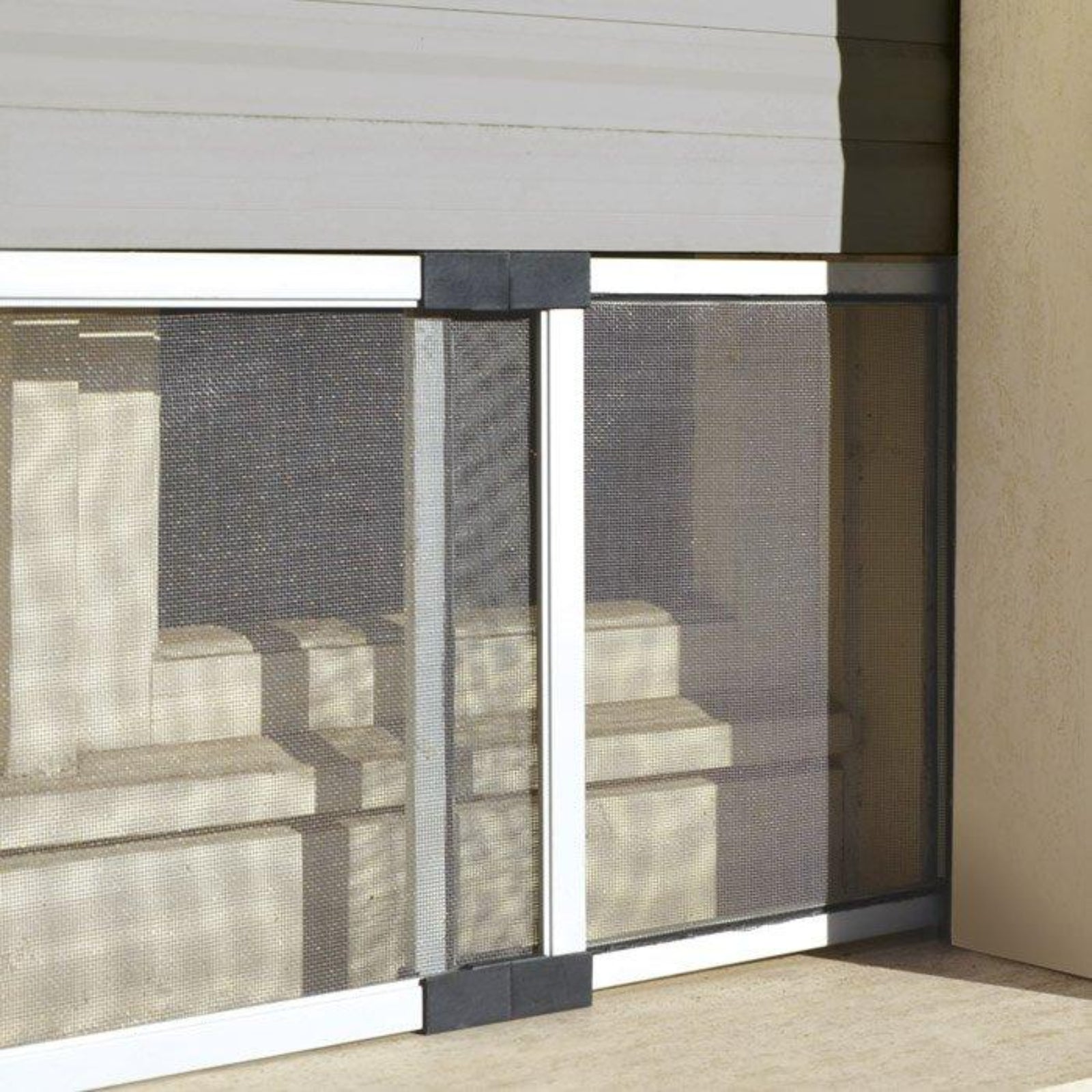 Zanzariera in alluminio estensibile per porte e finestre adattabile su misura