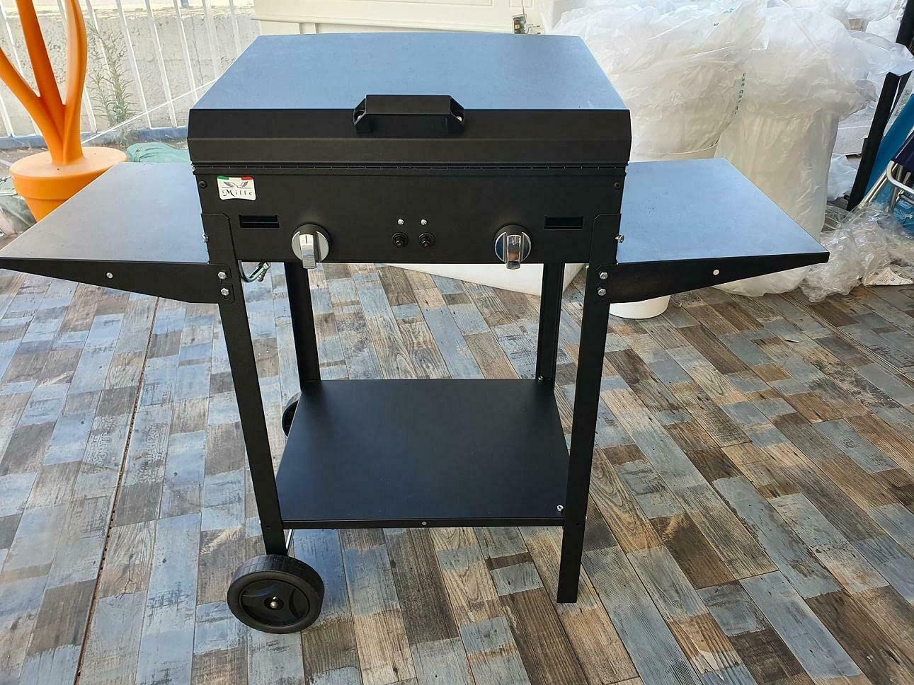 Barbecue bbq a gas e pietra lavica il lamiera smaltata 2 fuochi