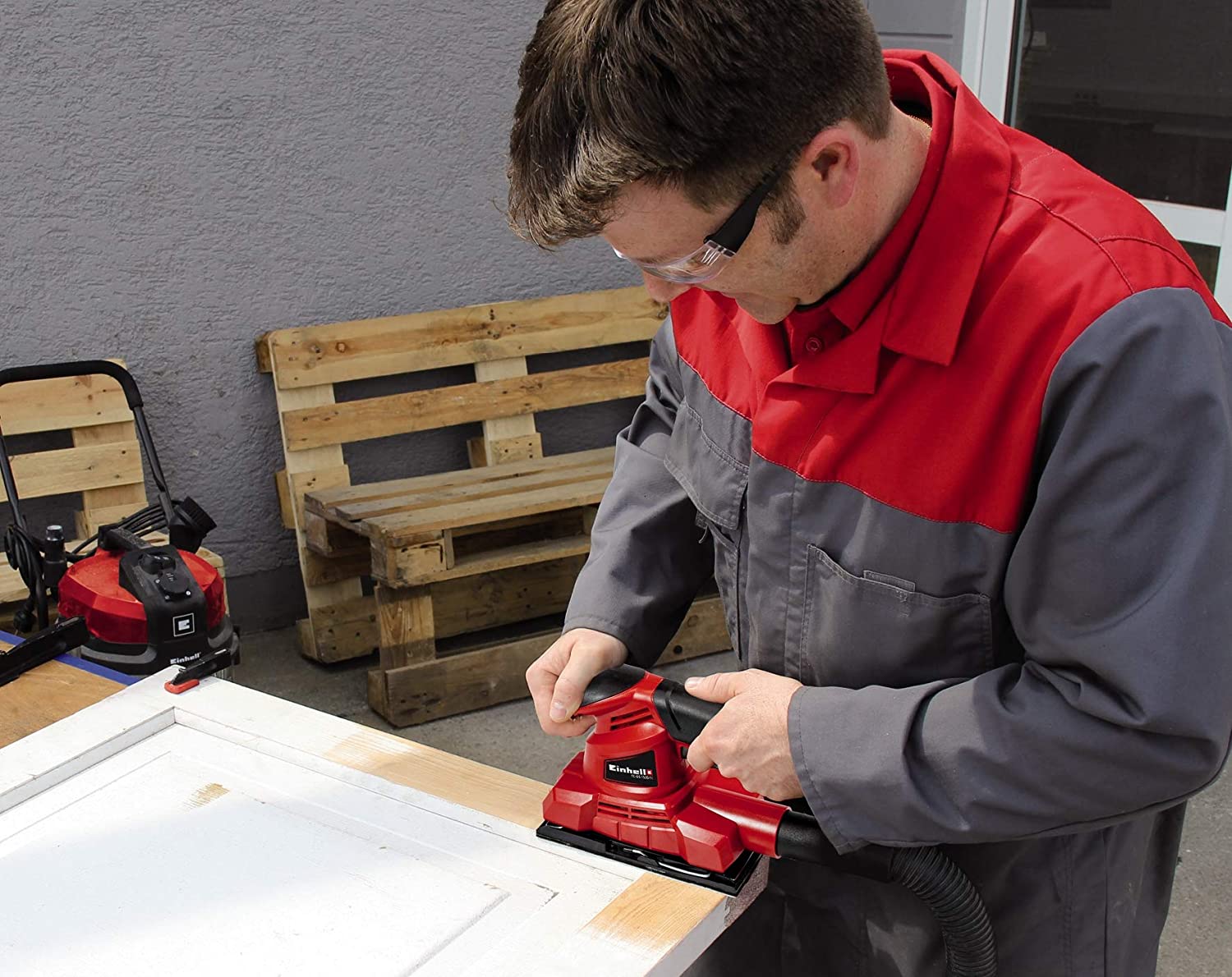 Levigatrice orbitale TC-OS 1520/1 leggera e maneggevole con impugnatura antiscivolo 150 W