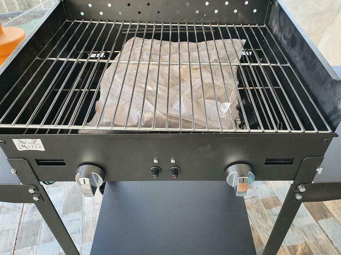 Barbecue bbq a gas e pietra lavica il lamiera smaltata 2 fuochi