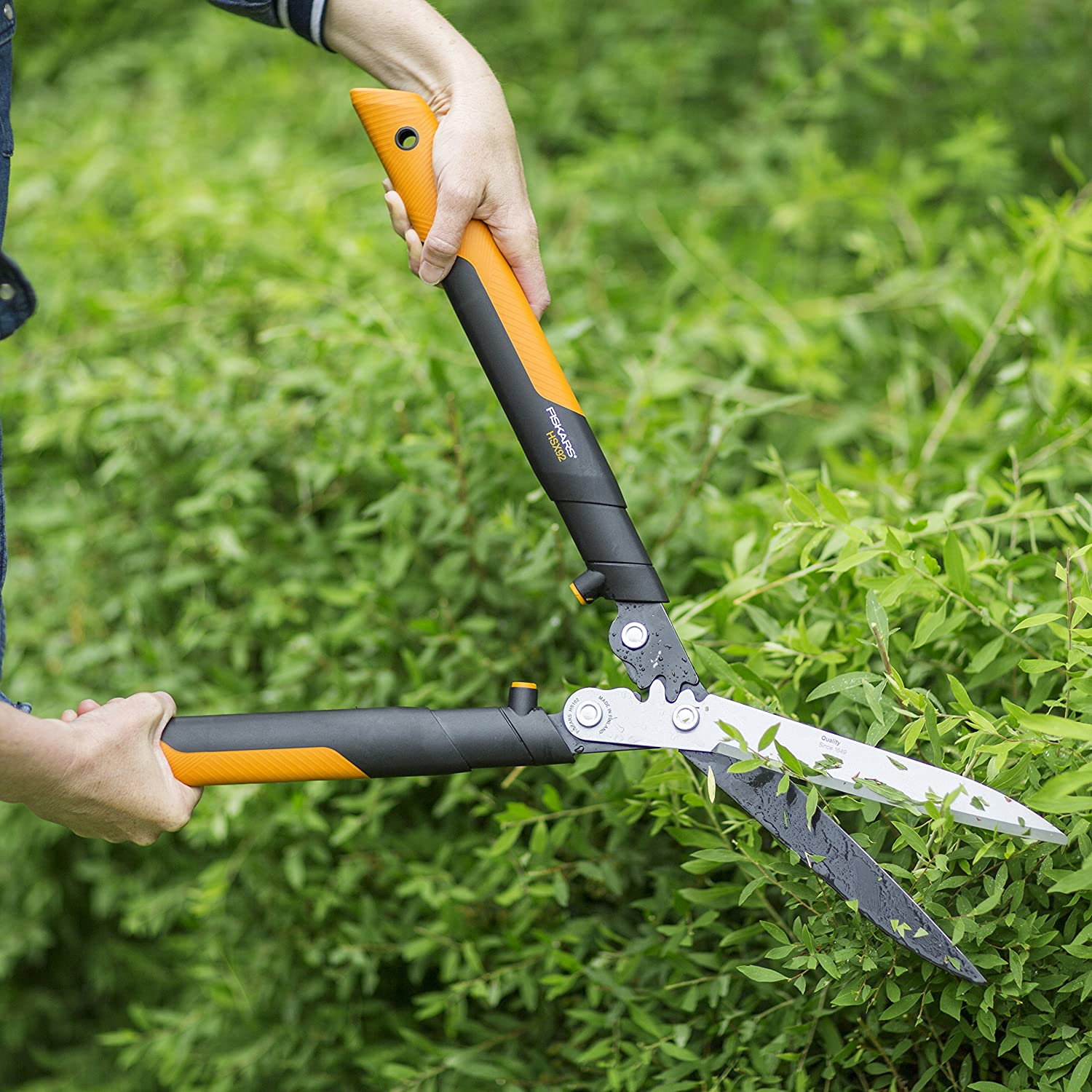 Forbicione professionale a cremagliera per siepe con lama retta da 63 cm