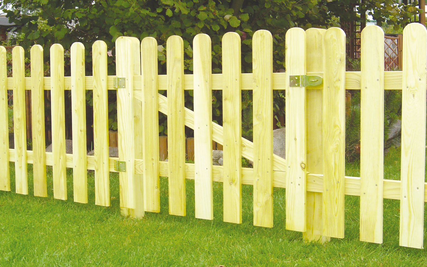 Staccionata "Lasa" in legno di pino naturale per recinzioni giardino e terrazzo