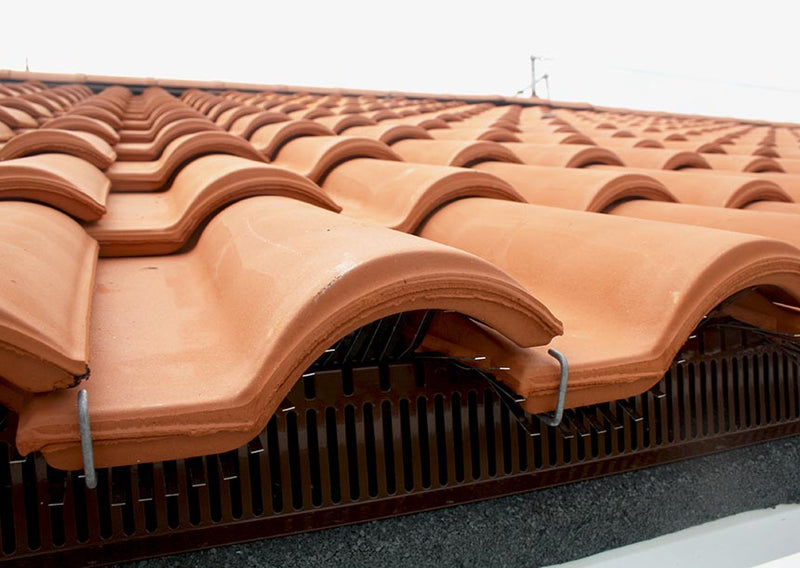 Ferma passeri in plastica flessibile per tegole e scossaline dei tetti da 50 cm