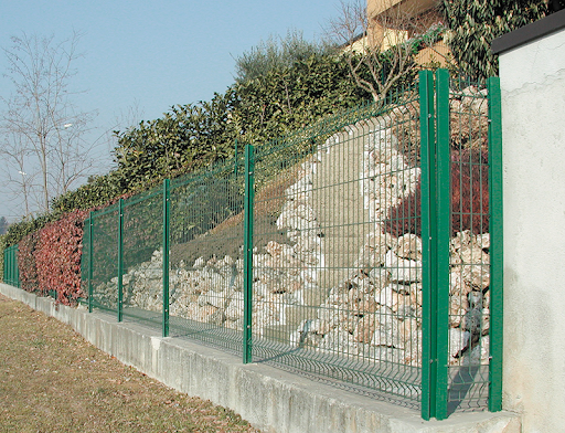 Paletto quadrato di recinzione in acciaio per rete metallica a pannello